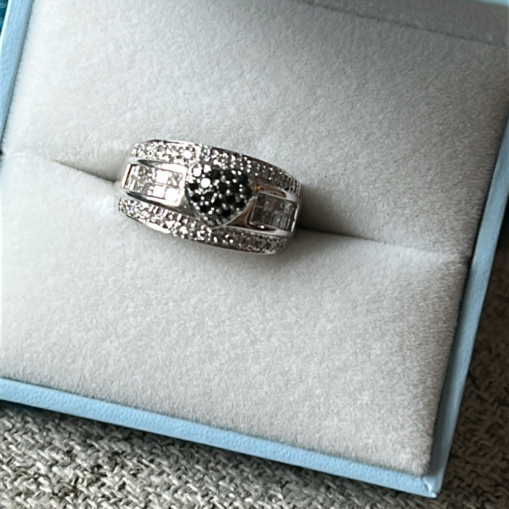 Heart ring - Picture 3 of 13
